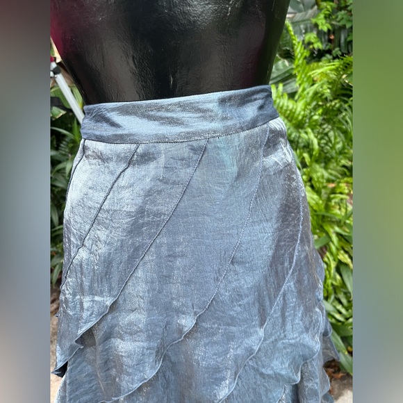 NWOT Samuel Dong TIERED skirt Grey Metallic Size Medium - Picture 5 of 11